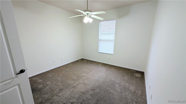 Building Photo - 856 W Silver Meadow Loop