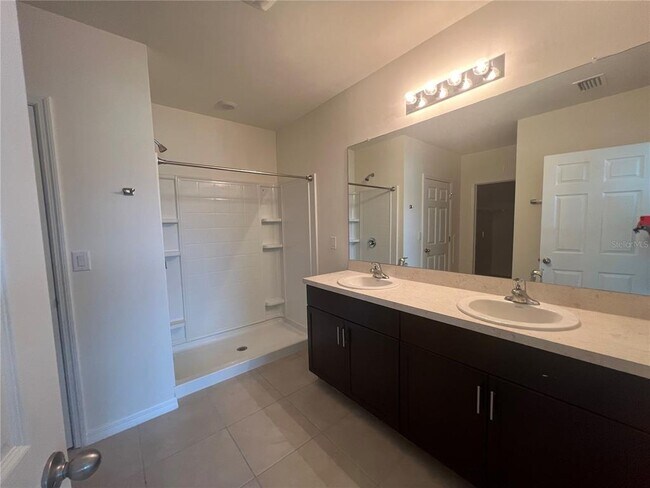 Building Photo - 26291 Trinilas Dr