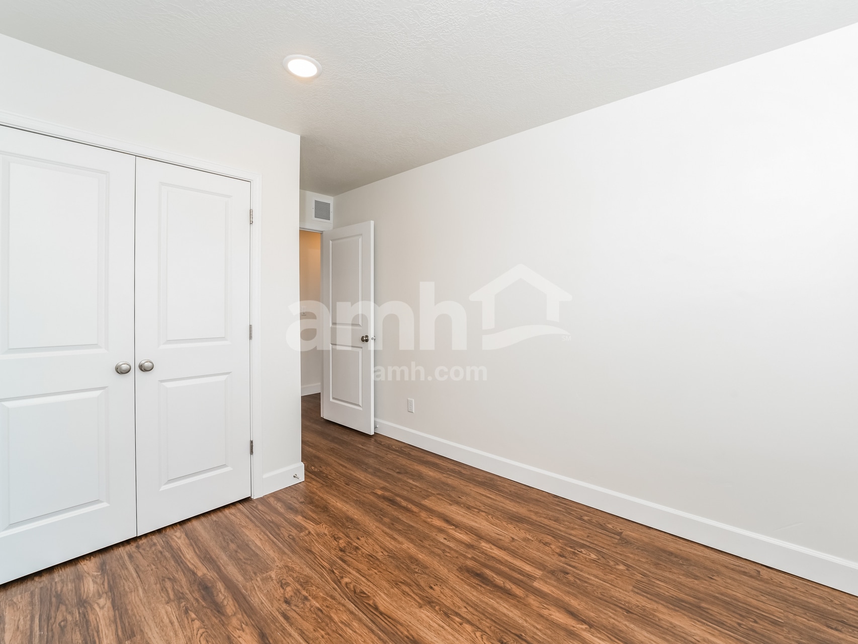 Building Photo - 6042 W South Jordan Pky