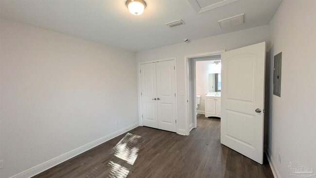 Building Photo - 313 N Navy Blvd