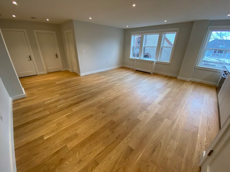 Building Photo - 36 Madison St