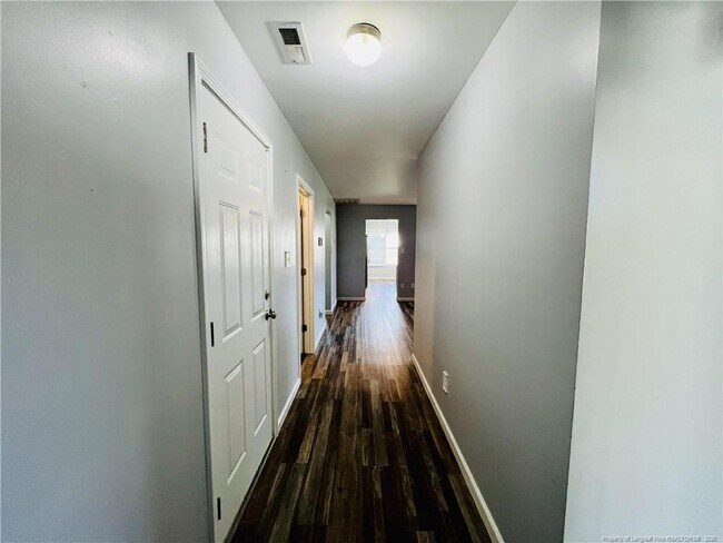 Building Photo - 641 Hogart St