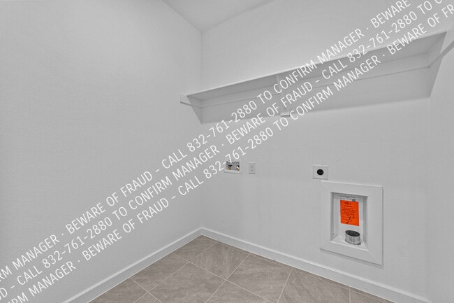 Building Photo - 2229 Maple Ridge Dr