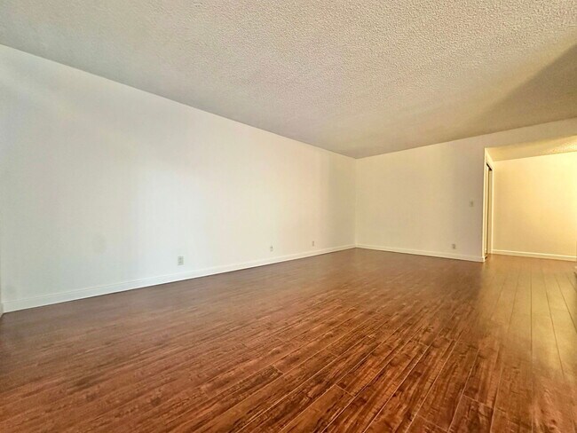 Building Photo - 919 N Alfred St