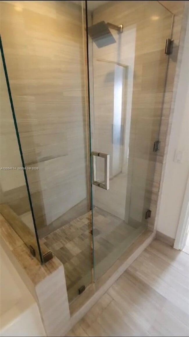 Building Photo - 1300 Brickell Bay Dr