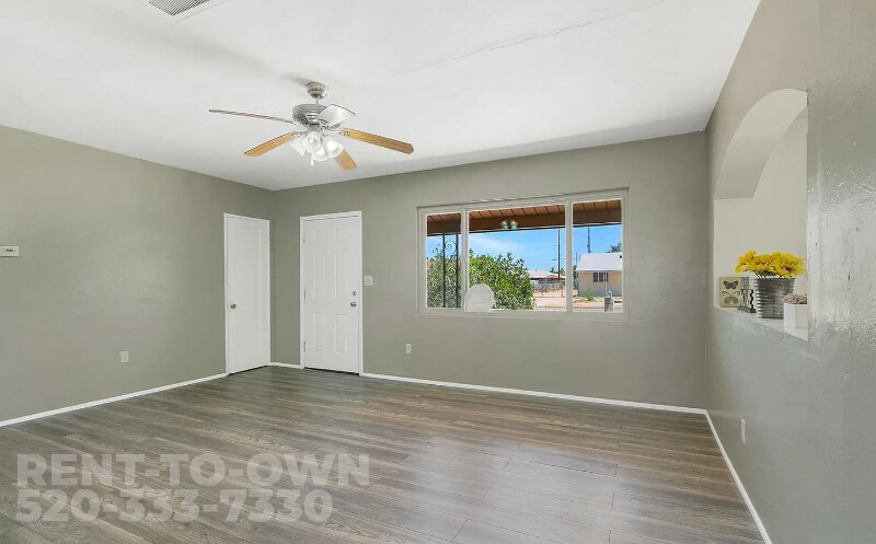 Building Photo - 418 E McMillan Dr