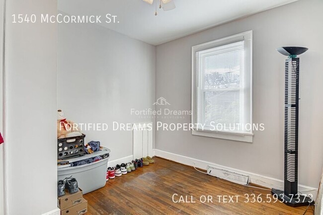 Building Photo - 1540 McCormick St