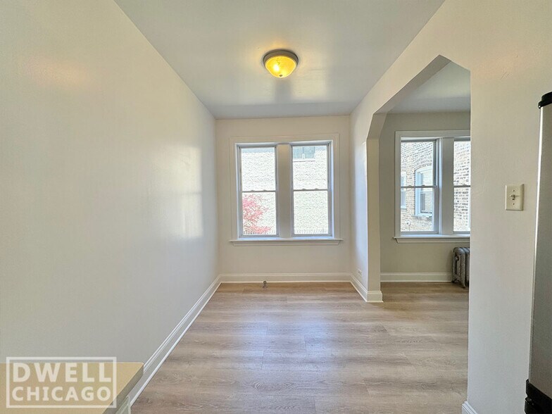 Building Photo - 2618 N Kimball Ave