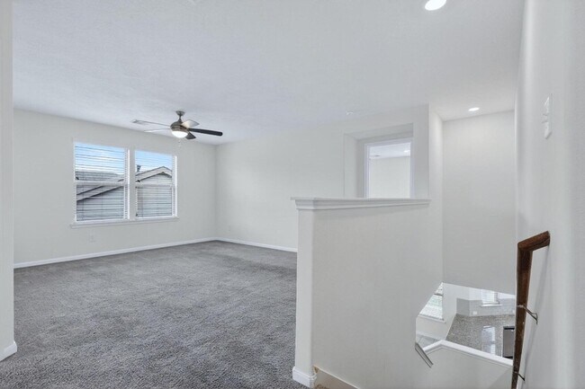 Building Photo - 3322 Nila Crk Dr