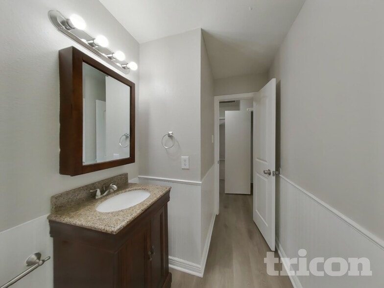 Building Photo - 19403 Misty Cove Dr