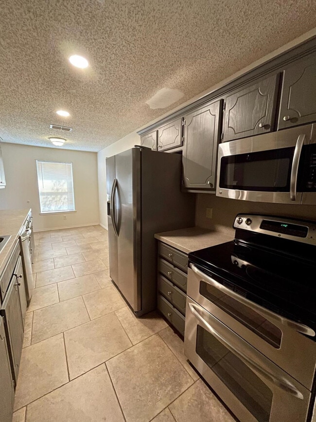Building Photo - 9717 Blandon Ave