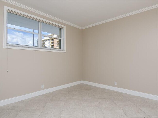 Building Photo - 750 N Ocean Blvd