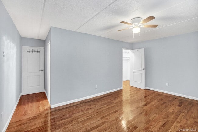 Building Photo - 128 Colonial Pkwy