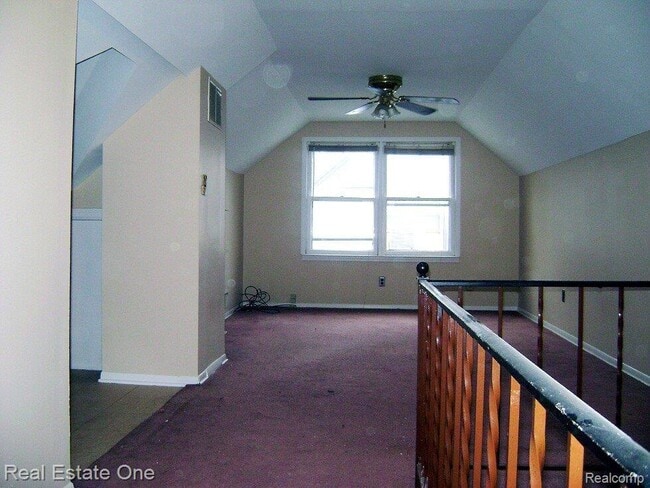 Building Photo - 2027 Brockton Ave