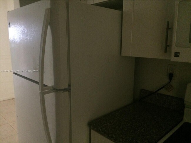 Building Photo - 255 Sunrise Dr