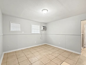 Building Photo - 524 Starrett Rd