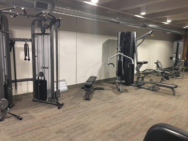 Building Photo - 3535 Broadway Blvd