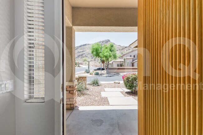 Building Photo - 5930 W Spur Dr