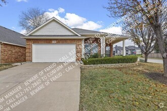 Building Photo - Corner Lot in the Heart of North Arlington