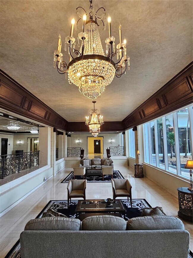 Building Photo - 2030 S Ocean Dr