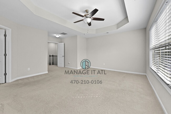 Building Photo - A beautifully maintained 3-bedroom, 3.5-ba...