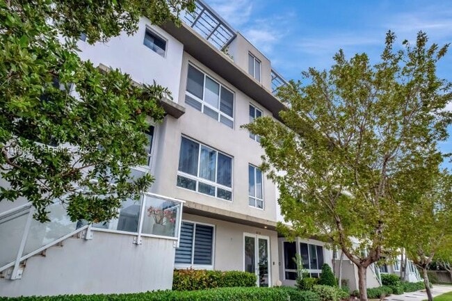 Building Photo - 6630 NW 104th Path