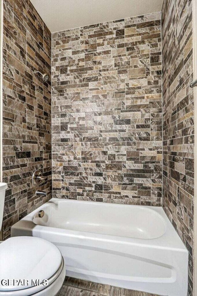 Building Photo - 5933 Ruidoso Downs St
