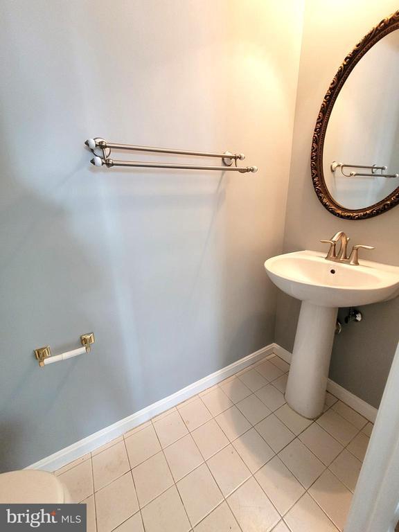 Building Photo - 6012 Ricketts Walk