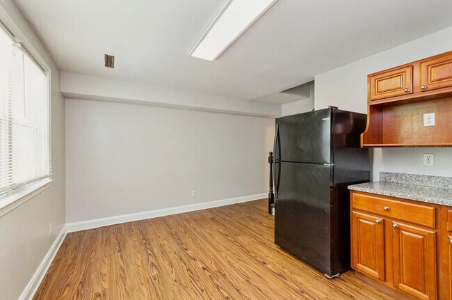 Building Photo - 3 Bedroom OPPORTUNITY AREA