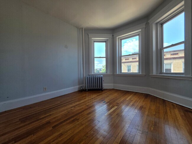 Building Photo - 56 Brighton Ave