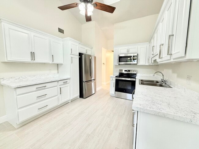 Building Photo - 8686 Eagle Run Dr