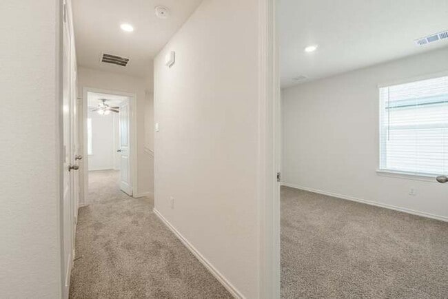 Building Photo - 6026 Primrose Rd