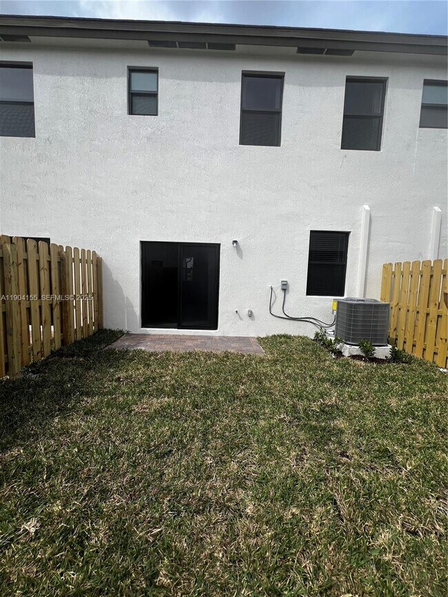 Building Photo - 23035 SW 129th Ave