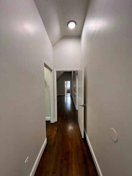 Building Photo - 735 Avenue C
