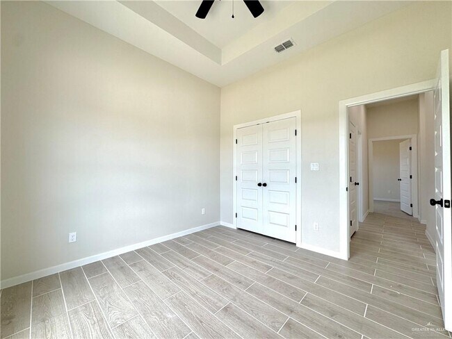 Building Photo - 32 Durango Dr