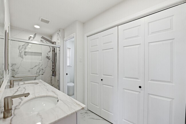 Building Photo - 13534 N Peachfield Cir