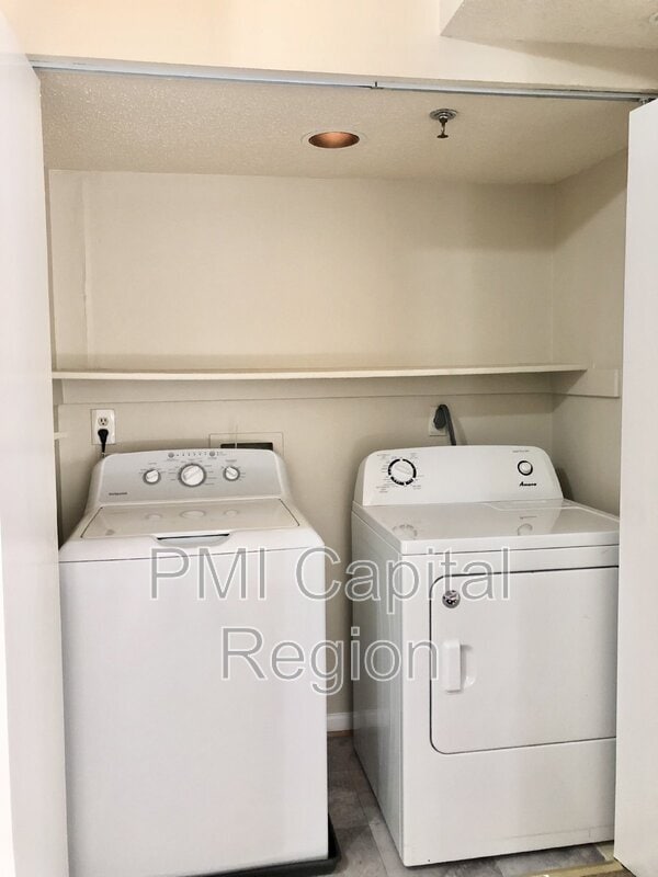 Building Photo - 2812 Clear Shot Dr