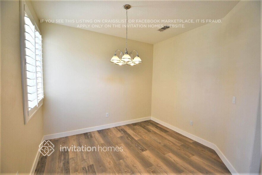 Building Photo - 10100 Crest Brook Pl