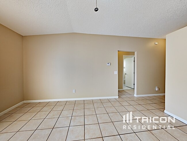 Building Photo - 1166 Tyler Lake Cir