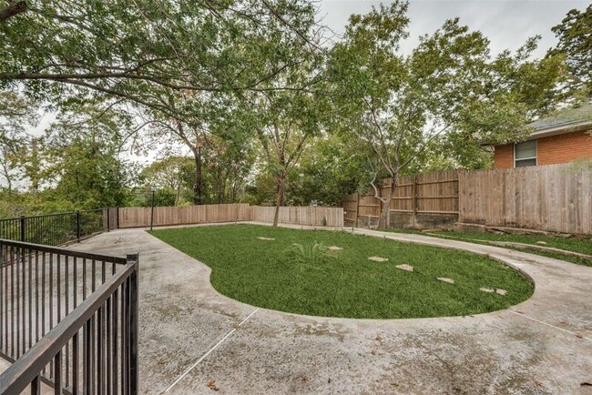 Building Photo - 3503 Loganwood Dr