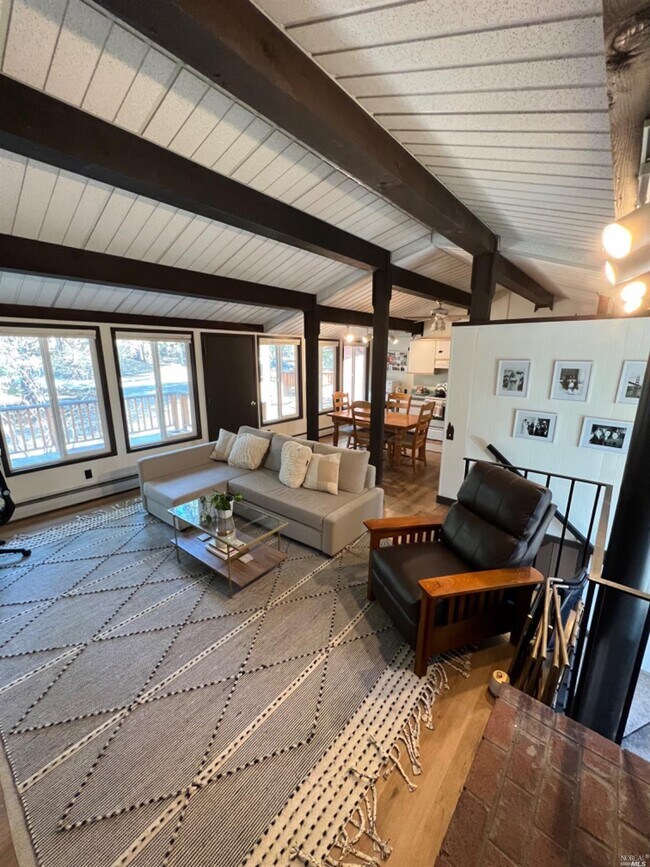 Building Photo - 702 College Dr