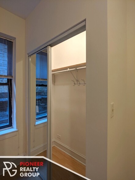 Building Photo - 4857 N Damen Ave