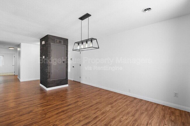 Building Photo - 11004 Collinwood Dr