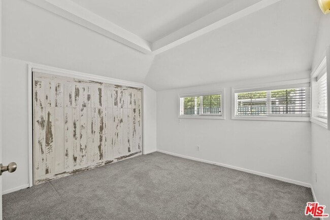 Building Photo - 923 W Orange Grove Ave