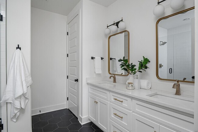 Building Photo - 212 Jennings Ave