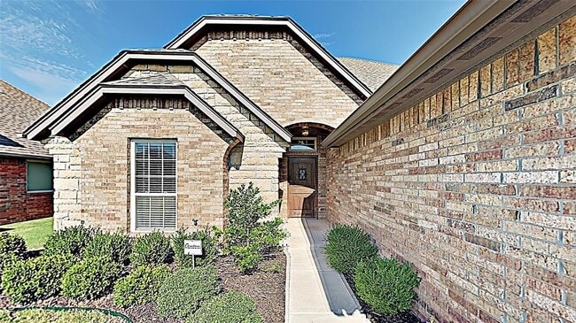 Building Photo - 13604 Gentry Dr