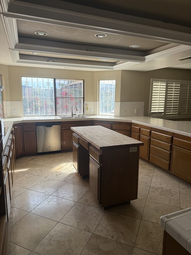 Building Photo - 4-Bed | 3 Bath | University City Home for Rent