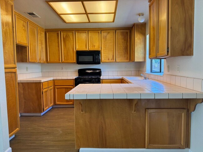 Building Photo - 8160 Clarion Cir