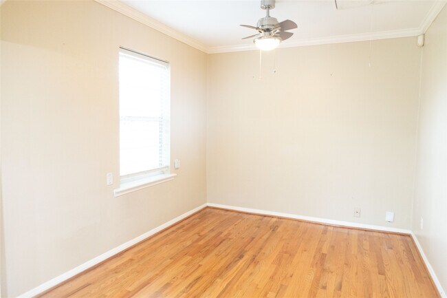 Building Photo - 5564 Aspen St