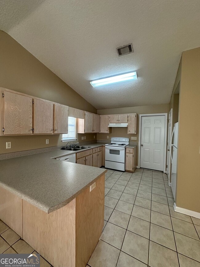 Building Photo - 119 Lake Wisteria Ct